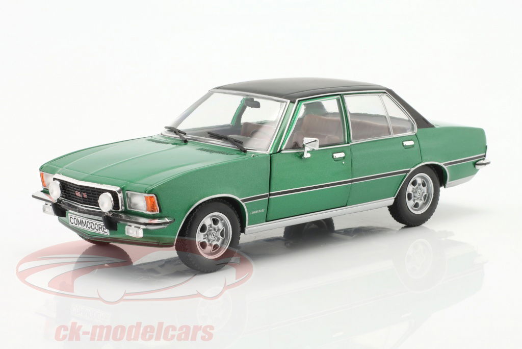 whitebox-1-24-opel-commodore-b-gs-e-year-1972-green-black-wb124124/