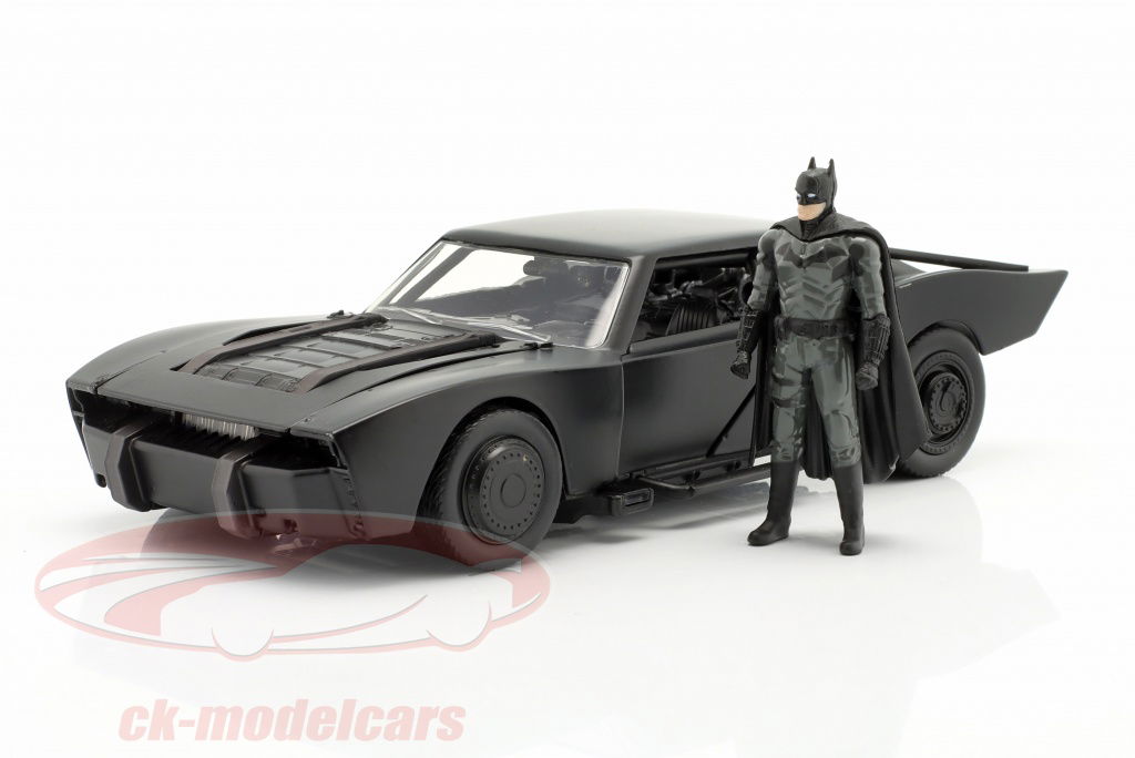【送料無料】Akihabara Electric Circus／BATMAN Jadatoys 1:24 Batmobile と Batman 形 映画 The Batman (2022