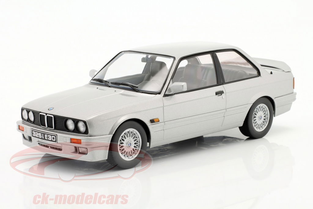 KK-Scale 1:18 BMW 325i (E30) M-Paket 2 year 1988 silver