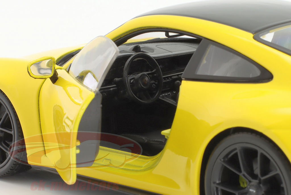 マイスト　Maisto Porsche 911 GT3 イエロー 1/18 Porsche 911 GT3 2022 Diecast Model Toy Car, Maisto, 1:18