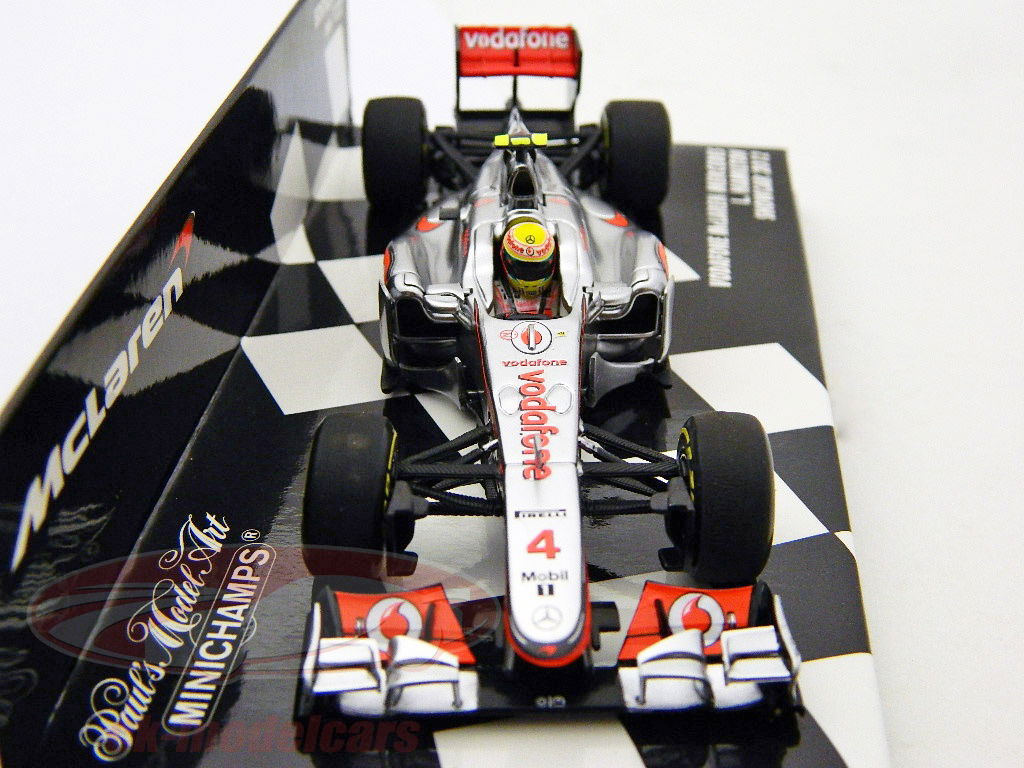 Minichamps 1:43 Lewis Hamilton McLaren MP4-27 Showcar
