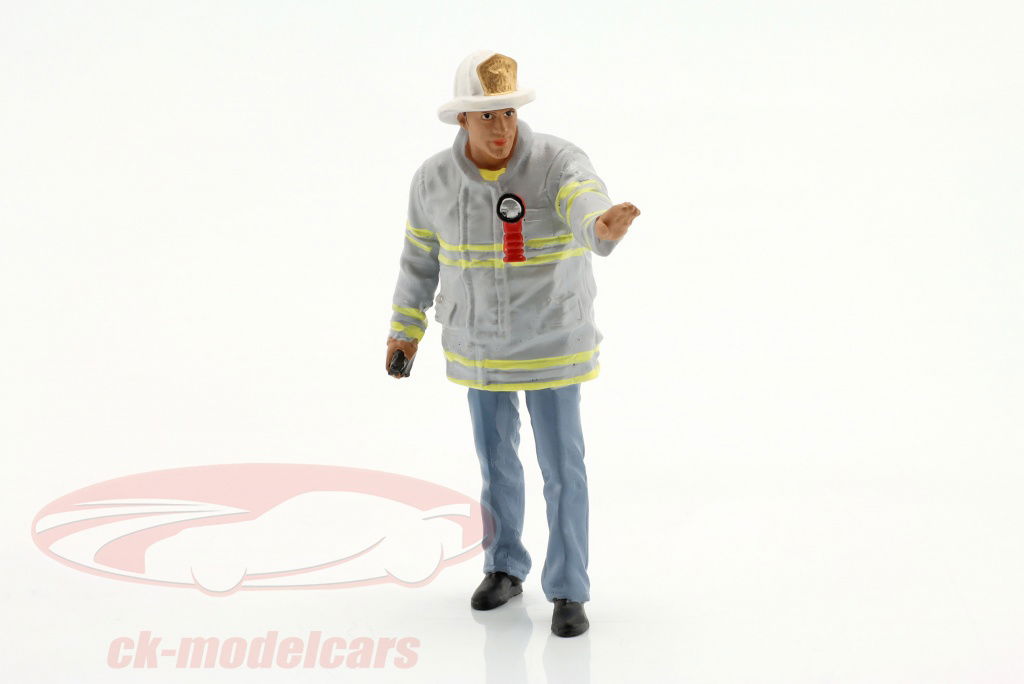 american-diorama-1-18-firefighters-fire-captain-ad76318/