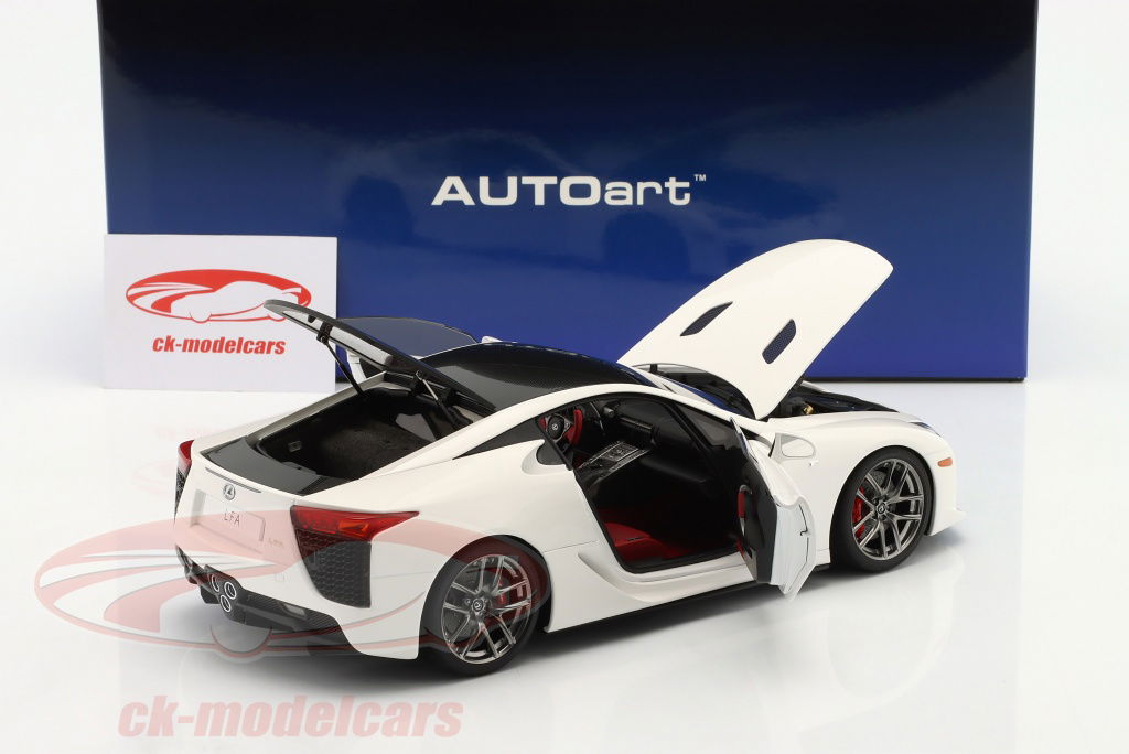 AUTOart 1:18 Lexus LFA 建設年 2010 白 / 炭素 78851 モデル 車