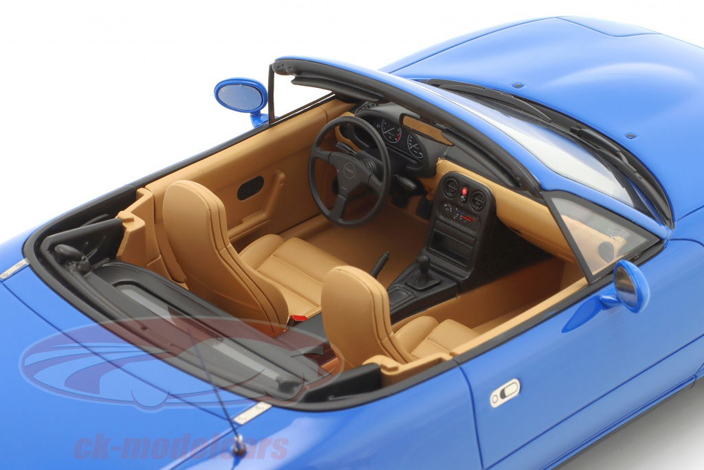 Mazda MX-5 ダークブルー 1/18スケール Mazda MX-5 ダークブルー 1/18スケール 自動車