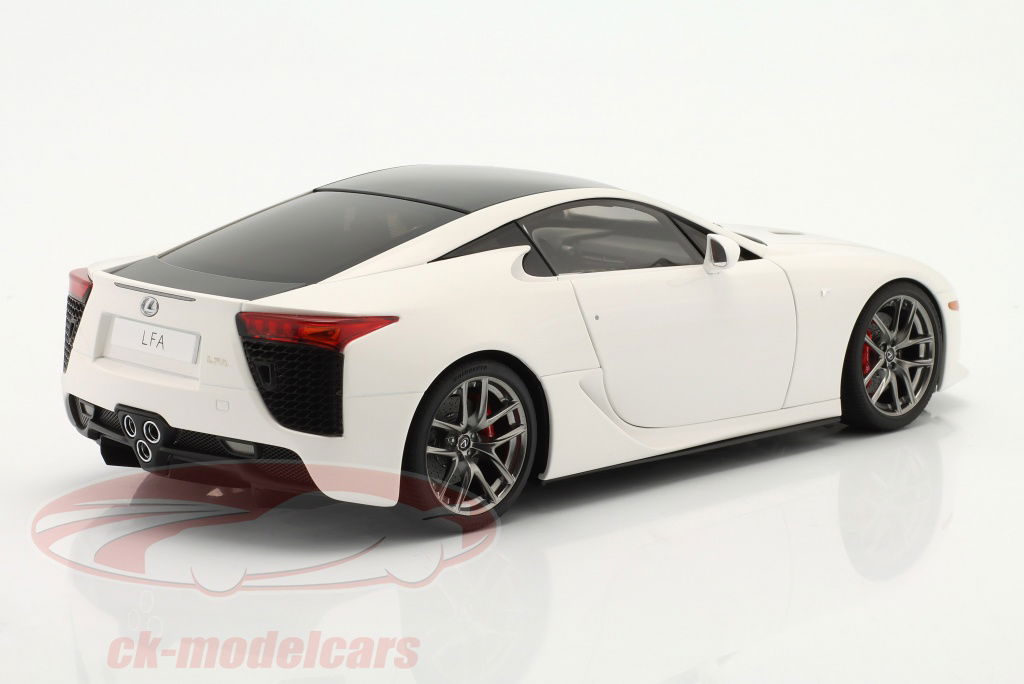 AUTOart 1:18 Lexus LFA year 2010 white / carbon 78851 model