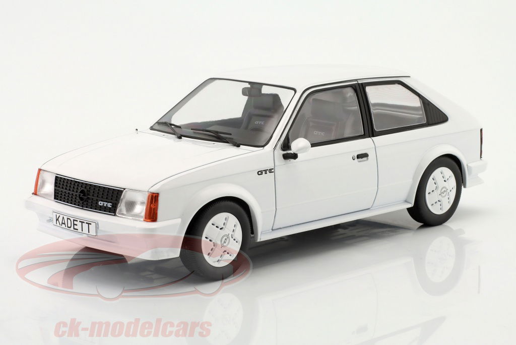 modelcargroup-1-18-opel-kadett-d-gte-weiss-modelcar-group-mcg18268/