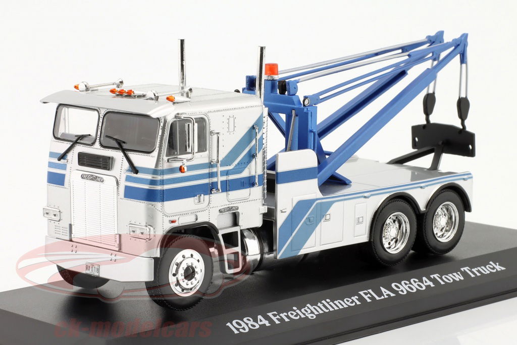 greenlight-1-43-freightliner-fla-9664-carro-attrezzi-1984-dargento-blu-86632/