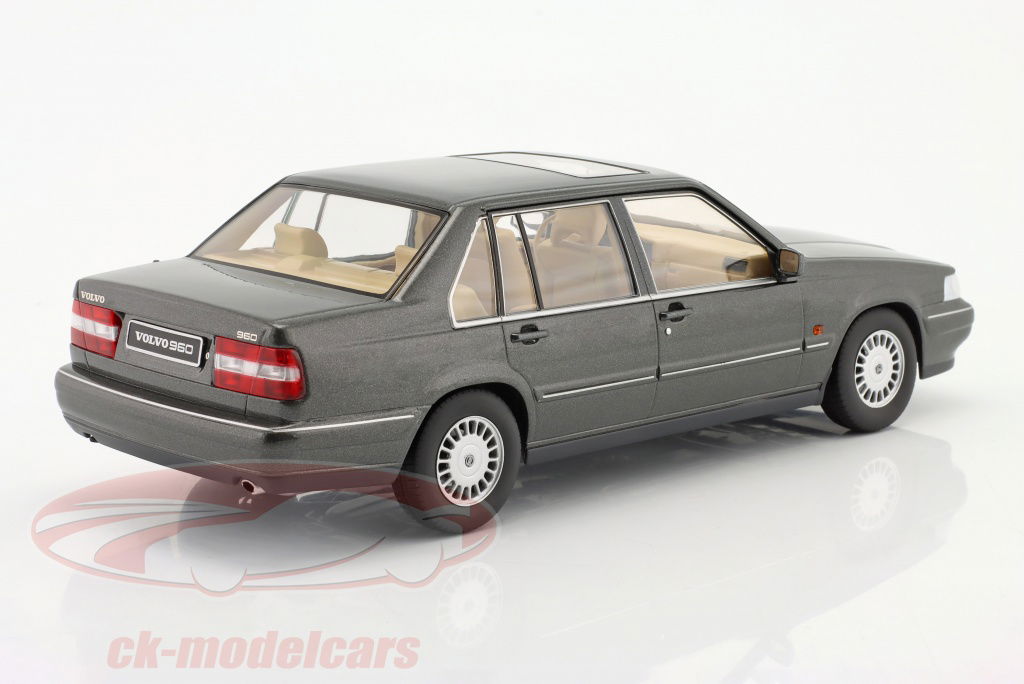 Triple9 1:18 Volvo 960 Año de construcción 1996 gris oscuro