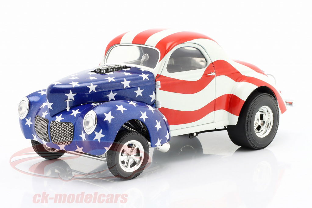 gmp-1-18-hemi-gasser-patriot-bygger-1940-hvid-rd-bl-a1800923/