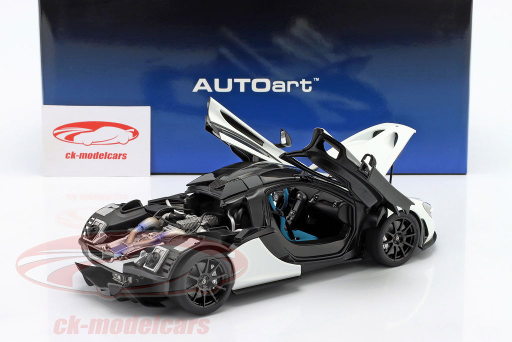 AUTOart 1:18 McLaren P1 year 2013 Alaska diamond white 76066
