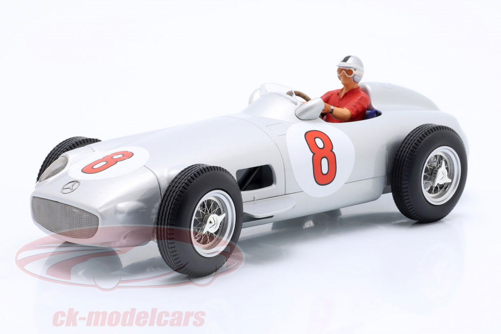 werk83-1-18-j-m-fangio-mercedes-benz-w196-no8-weltmeister-formel-1-1955-mit-fahrerfigur-w1801803-ae180177/