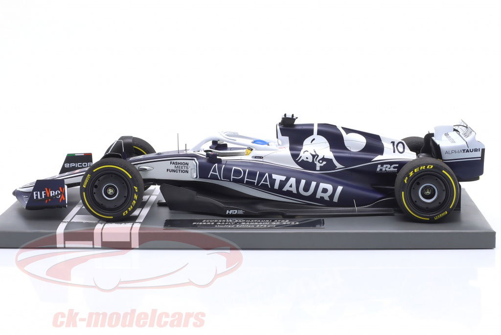 Minichamps 1:18 Pierre Gasly AlphaTauri AT03 #10 Bahrain GP