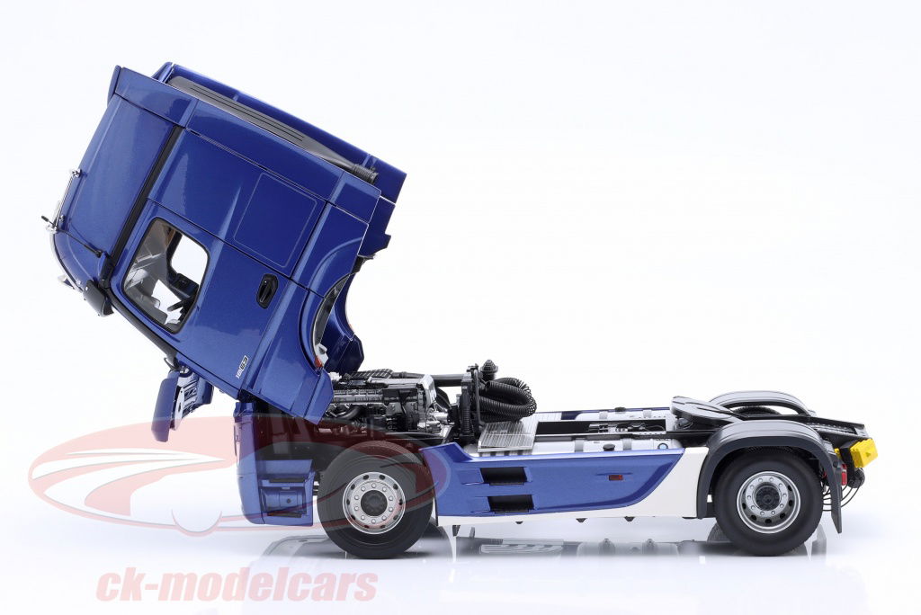 NZG 1:18 Mercedes-Benz Actros Gigaspace 4x2 SZM blue