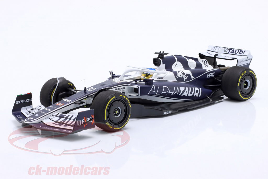 Minichamps 1:18 Pierre Gasly AlphaTauri AT03 #10 Bahrain GP