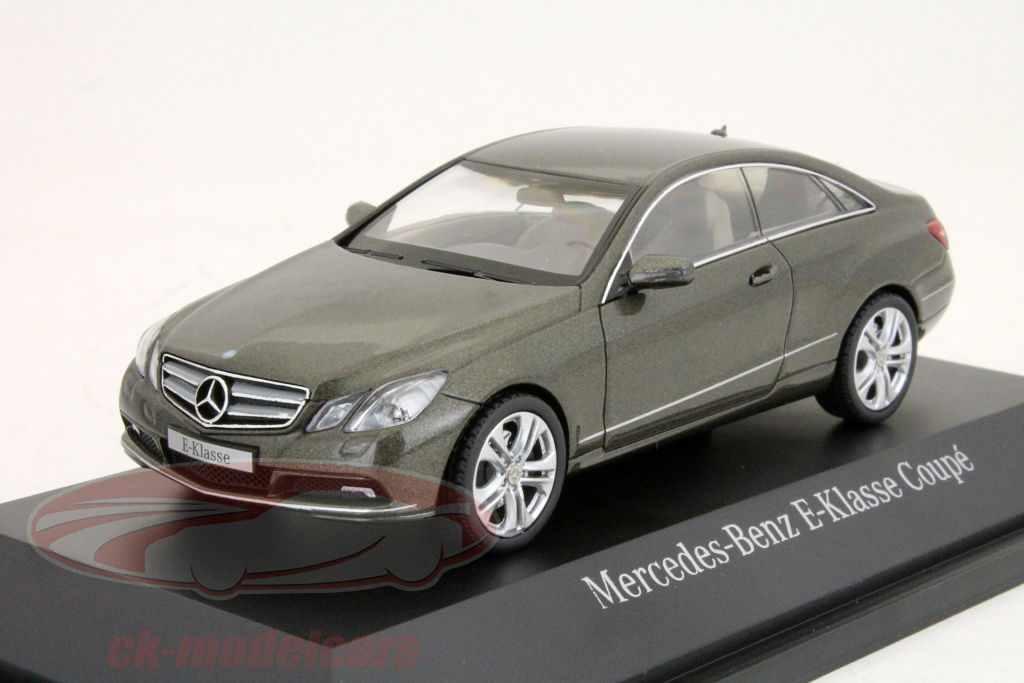 schuco-1-43-mercedes-benz-e-class-coupe-c207-stannite-cinza-b66962415/