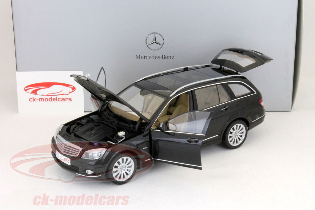 AUTOart C-Klasse 1/18 ブラック AUTOart 1:18 Mercedes-Benz C-Class sedan ibsidian black