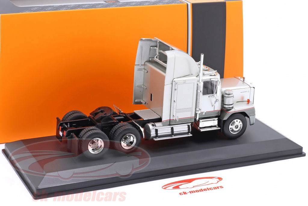 ixo GMC ジェネラル SBFA 1988 メタリックグレー 　1/43 GMC General SBFA 1988, IXO Models 1/43 scale
