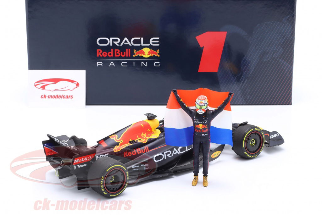 Minichamps 1:18 M. Verstappen Red Bull RB18 #1 勝者 オランダ
