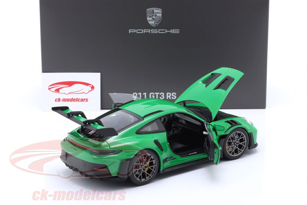 Norev 1:18 Porsche 911 (992) GT3 RS 建設年 2022 パイソン