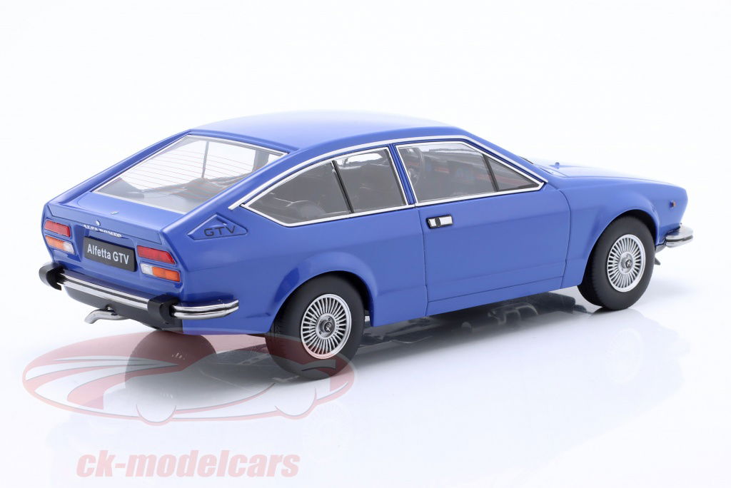 1/18 アルファロメオ アルフェッタ 2000L 1978 ブルーメタリック 1/18 アルファロメオ アルフェッタ 2000L 1978 ブルーメタリック