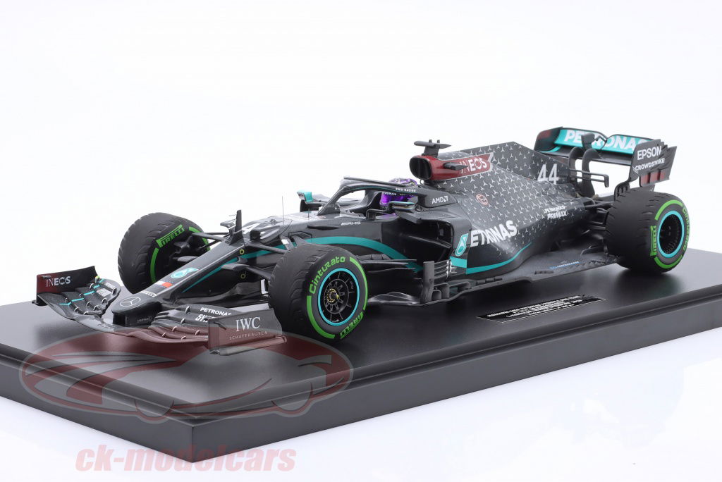 minichamps-1-12-l-hamilton-mercedes-amg-f1-w11-no44-formel-1-verdensmester-2020-127201444/