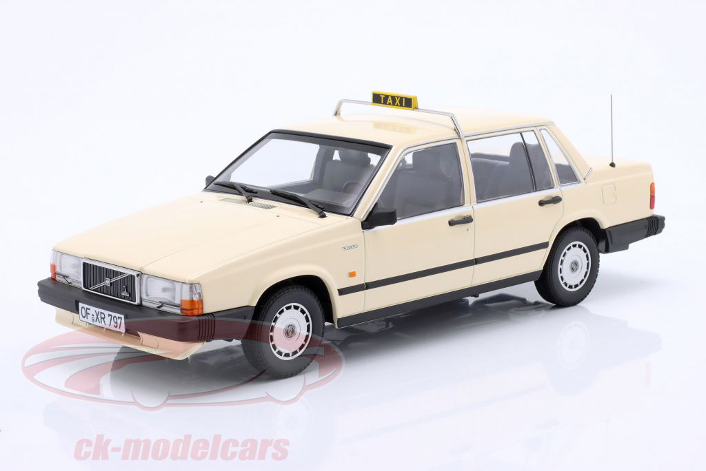 ミニカー 1/18 ボルボ 740GL ミニチャンプス MINICHAMPS 1/18 VOLVO 740GL SW STATION WAGON 1986 DARK GREEN 155171771 ミニチャンプス 1⁄18 ボルボ 740 GL ブレーク 1986 ホワイト