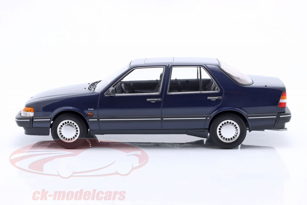トリプル9 1/18 サーブ 9000 CD ターボ 1990 (シルバー)