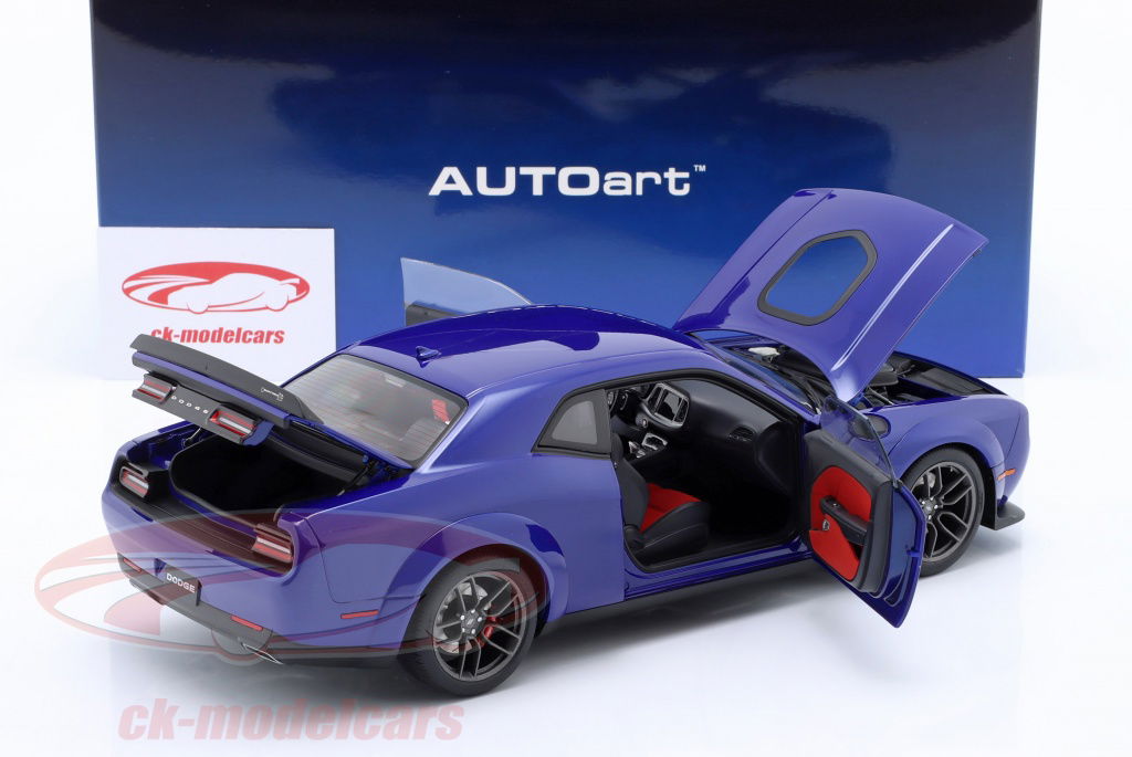 AUTOart 1:18 Dodge Challenger R/T Scat Pack Shaker Widebody 2022