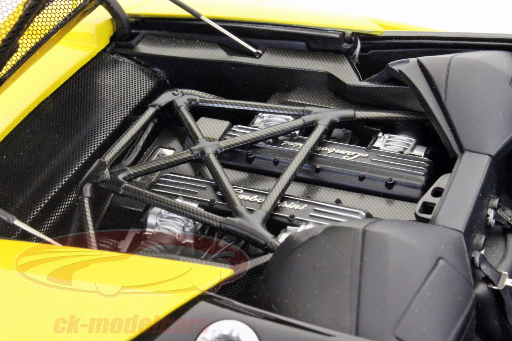 ムルシエラゴ　メタリックイエロー　1/12　Autoart AUTOart 1:12 Lamborghini Murcielago yellow metallic 12071
