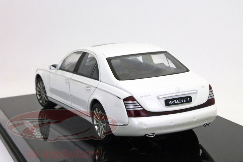 AUTOart 1:43 Maybach 57 S Year 2005 white 56157 model car