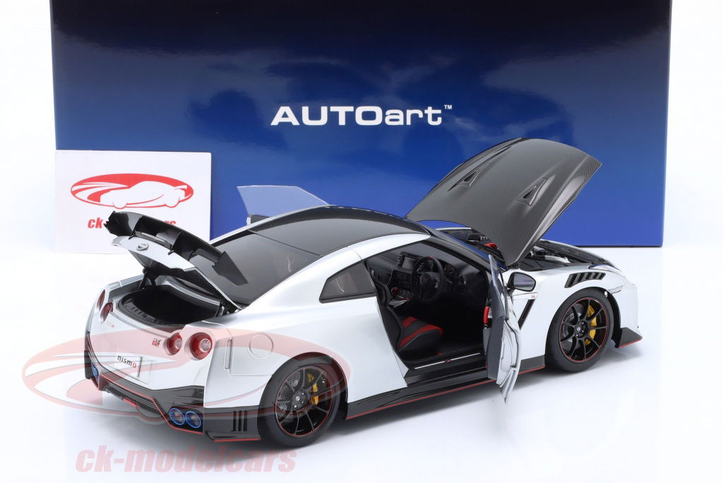 AUTOart 1:18 Nissan Skyline GT-R (R35) Nismo Special Edition