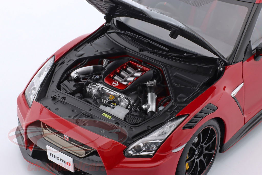 AUTOart 1:18 Nissan Skyline GT-R (R35) Nismo Special Edition