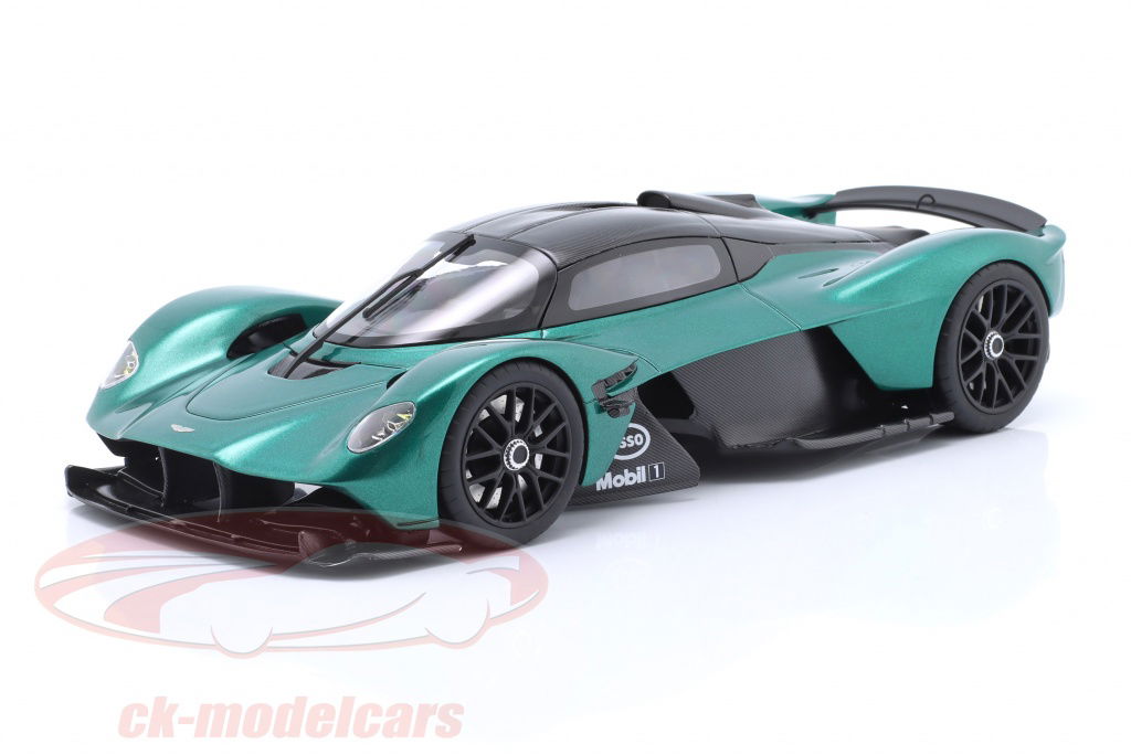 true-scale-1-18-aston-martin-valkyrie-bygger-2021-racing-grn-ts0479/