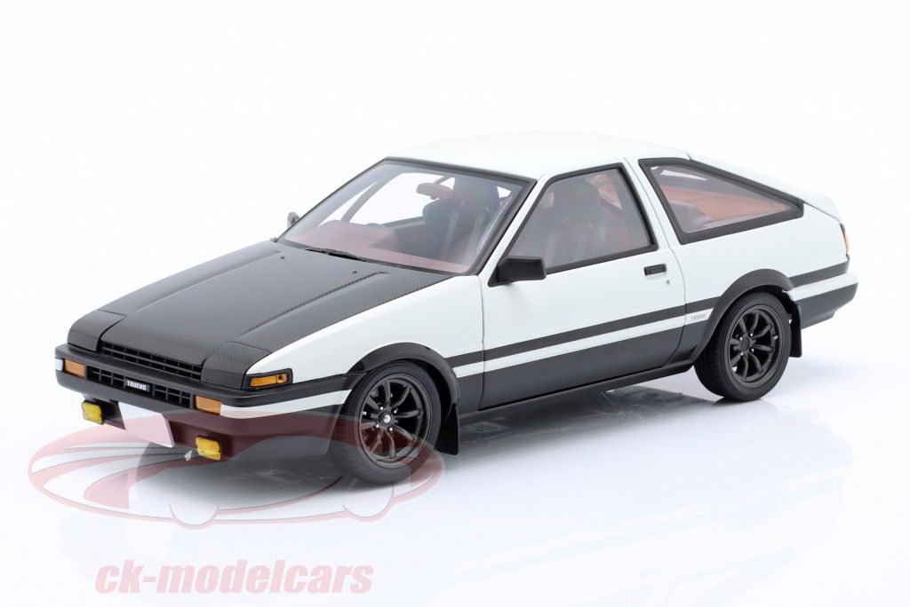 AUTOart 1:18 Toyota Sprinter Trueno (AE86) Project D Final