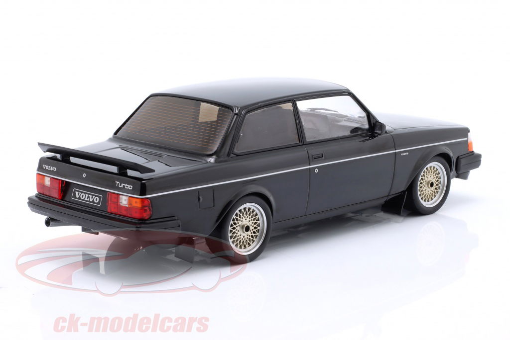 AUTOart Volvo (ボルボ) 240 Turbo 1/18 ミニカー s-l1200.jpg