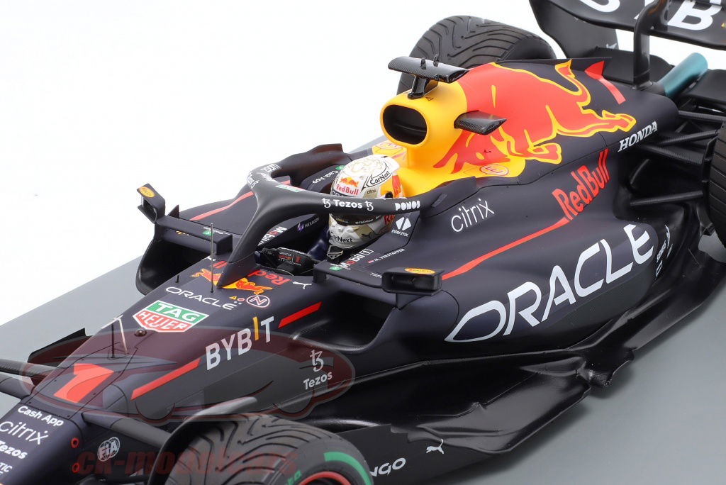 1/18 spark 2022年日本GP レッドブル MAX チャンピオン 1 Max Verstappen 2022 World Champion Red Bull F1 RB18 Japan