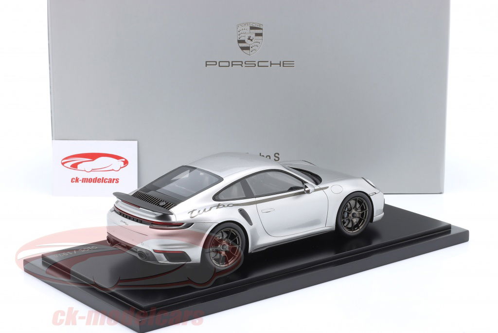 1/18 ポルシェ911ターボ カブリオレ シルバーメタリック PORSCHE Porsche 911 Turbo S Cabriolet | ポルシェジャパン