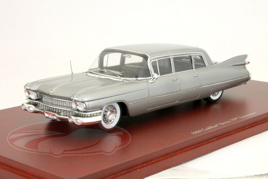 【希少品】キャデラック リムジン モデルカー 1/43スケール 入手困難 1／43キャデラックリムジン - メルカリ