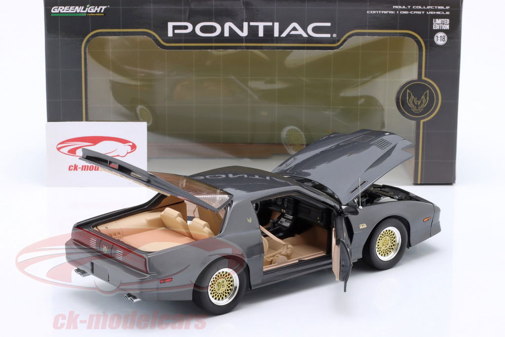 ポンティアックTrans Am 1/18 1973 Pontiac Firebird Trans Am (MCACN) Green Limited Edition
