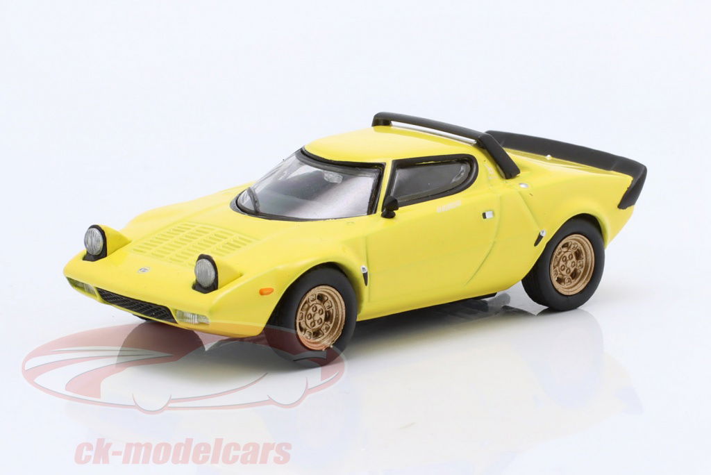 true-scale-1-64-lancia-stratos-hf-stradale-lhd-annee-de-construction-1975-jaune-mgt00771l/