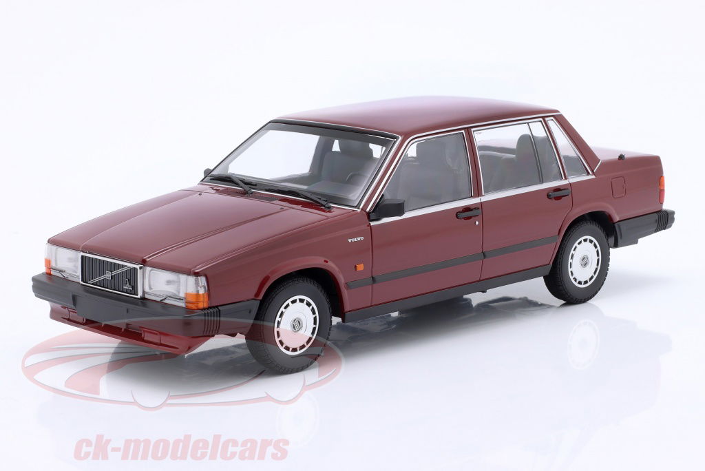 minichamps-1-18-volvo-740-gl-annee-de-construction-1986-rouge-fonce-155171704/