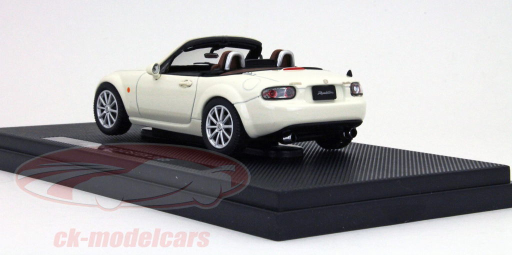 ebbro-1-43-roadstar-2005-43719/