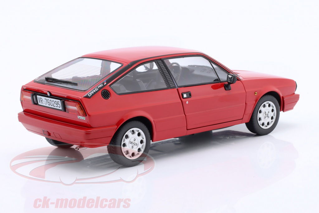 1/18 アルファロメオ スプリント 1.5 クアドリフォリオ 1986 レッド Mitica 1:18 Alfa Romeo Sprint 1.5 Quadrifoglio Verde Grand