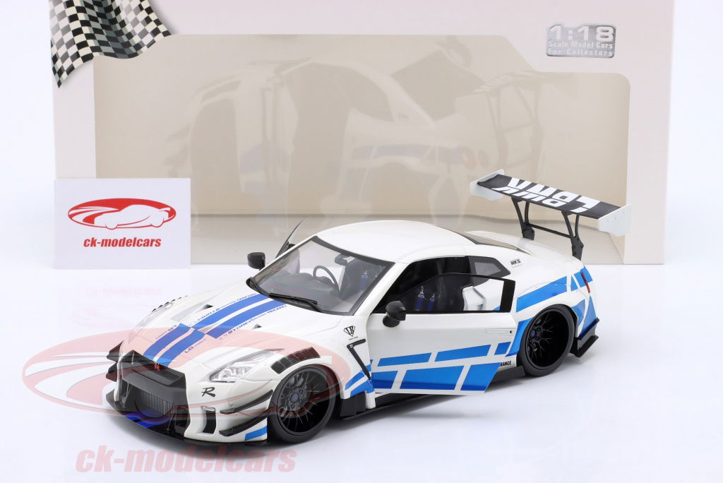 Solido 1:18 Nissan GT-R (R35) LBWK Body Kit 2.0 2024 白色的