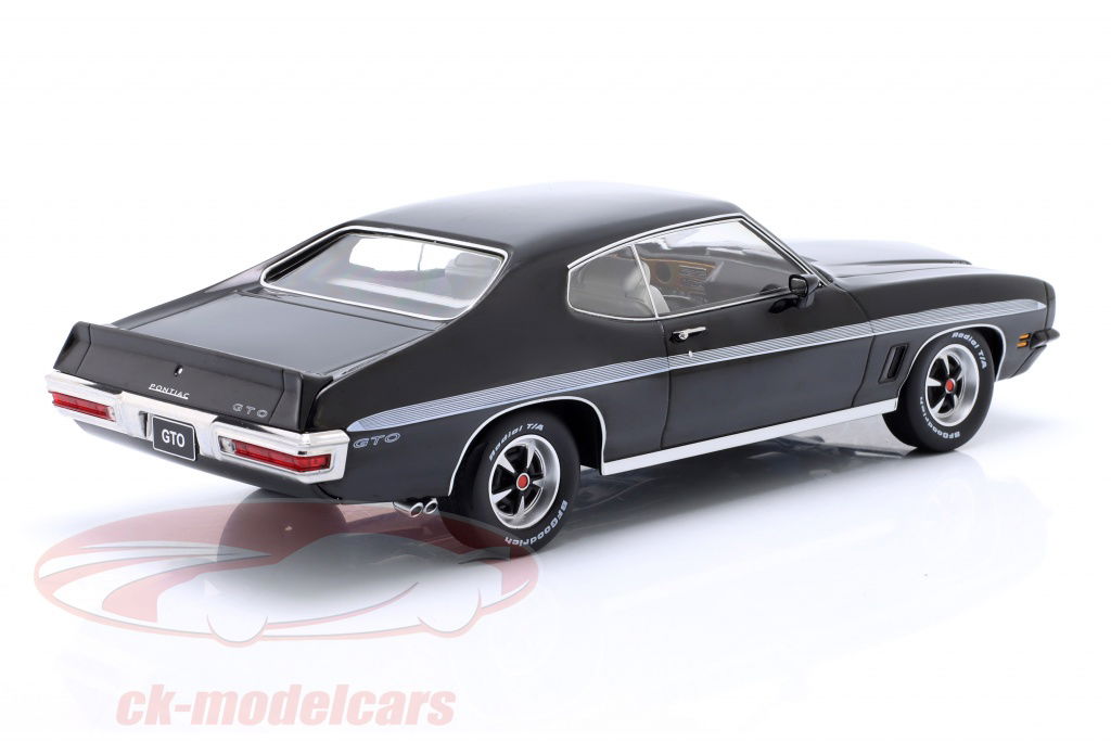 American Muscle GTO 黒 1/18スケール 66 GTO BLACK 1:18 SCALE MUSCLE MACHINES REAL STEEL BRAIDED