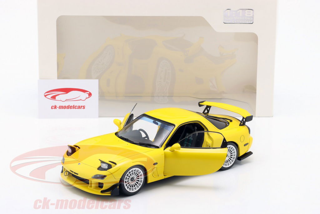 Solido 1:18 Mazda RX-7 Type RS (FD35) 建設年 1994 黄色