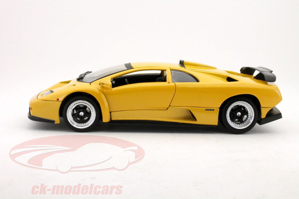 モーターマックス ランボルギーニディアブロGT MotorMax 1:18 ランボルギーニディアブロGTイエローメタリック
