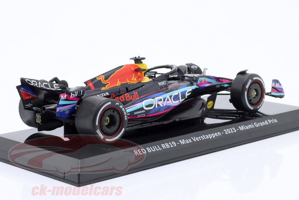 Premium Collectibles 1:24 M. Verstappen Red Bull RB19 #1