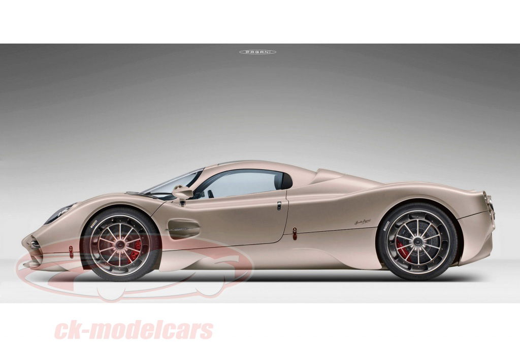 Pocher 1:8 Pagani Utopia Kit ルネッサンス グレー HK120