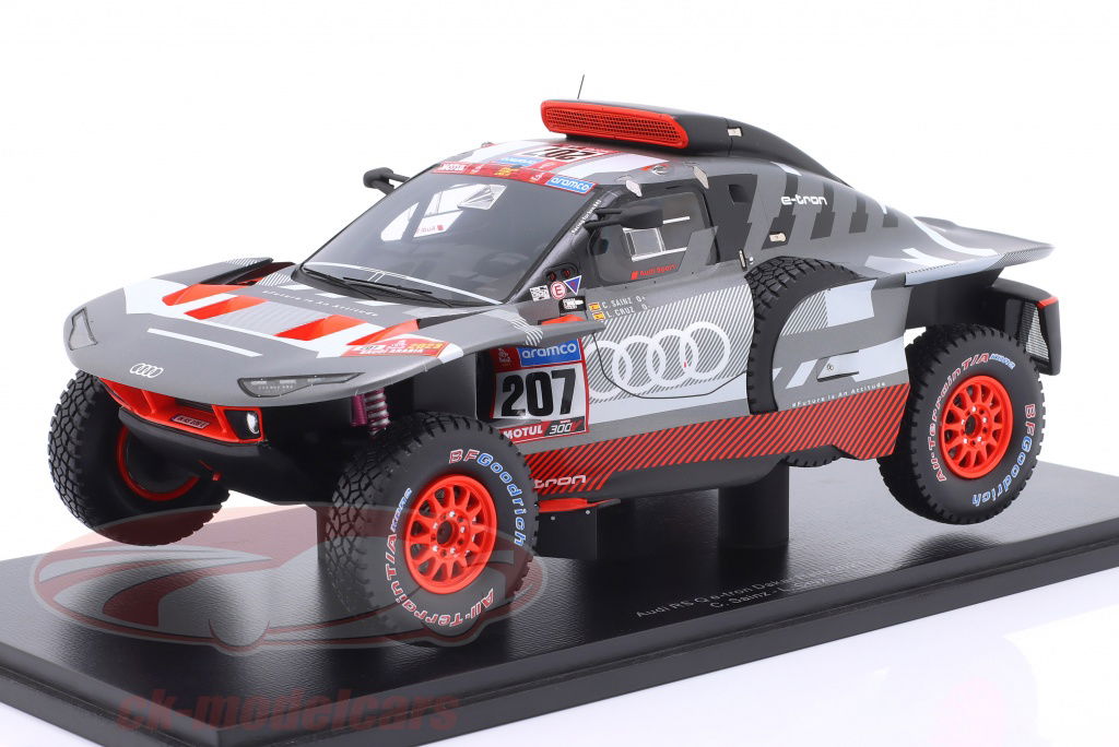 spark-1-18-audi-rs-q-e-tron-e2-no207-rallye-dakar-2023-sainz-cruz-18s791/